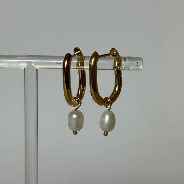 Lulu Pearl Earrings